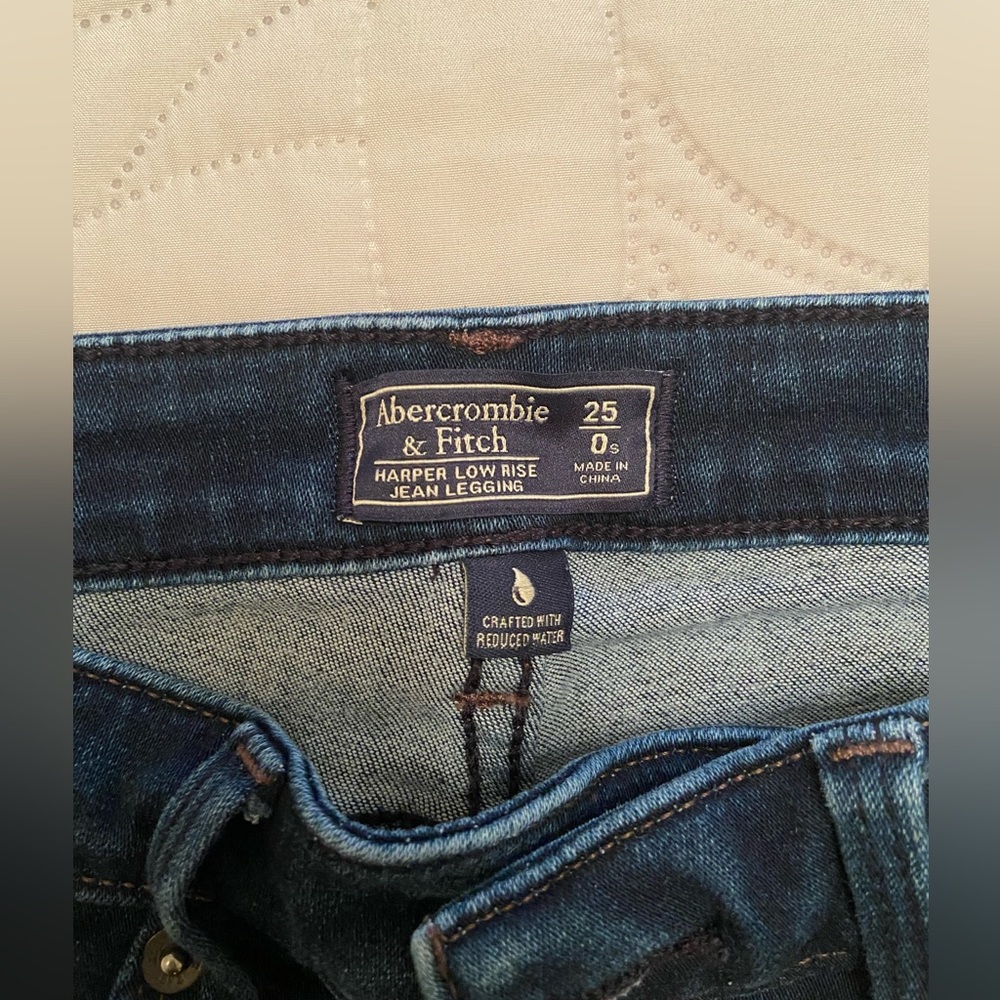 Abercrombie jean leggings size 0-00 super stretchy one light blue one dark blue